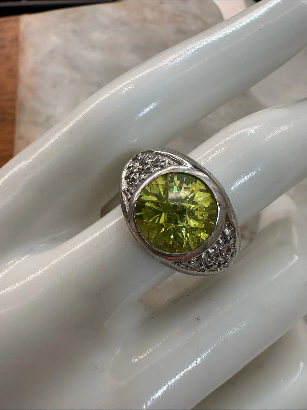 Vintage Gold Plated Ring with Lime Green Gemstone - Size 7.75